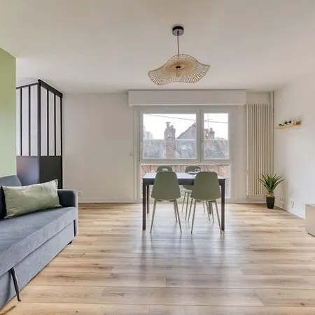 Marine Votre F2 Moderne A * Руан