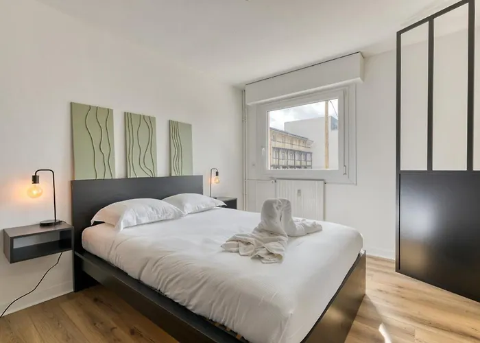 Marine Votre F2 Moderne A * Ruan